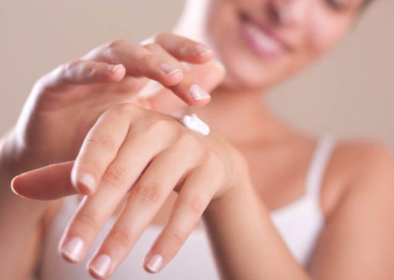 Come ringiovanire le mani? Scopri i trattamenti anti-age