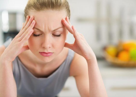 Lo stress ti si legge sul viso? I rimedi facili per prevenire l’invecchiamento della pelle