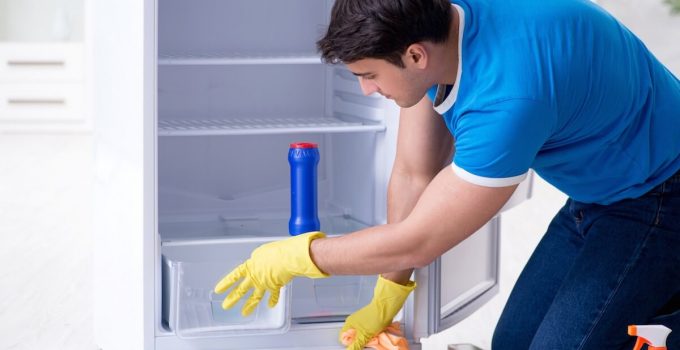 5 modi per eliminare i cattivi odori dal frigorifero