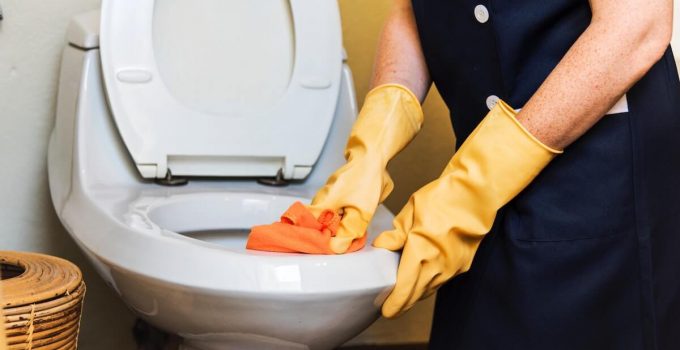 Come pulire i sanitari in poco tempo: 7 consigli super efficaci