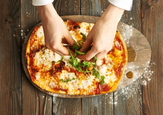 Pizza fatta in casa: una super ricetta per farla leggera e digeribile