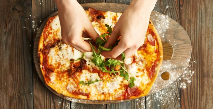 Pizza fatta in casa: una super ricetta per farla leggera e digeribile