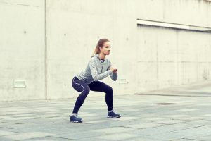 6 esercizi di squat per gambe toniche e sedere sodo