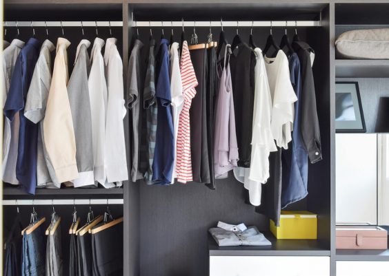 Conservare bene i vestiti nell’armadio: segui questi 8 consigli