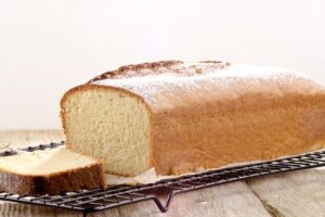 Torta all’acqua senza latte, burro e uova: ricetta light