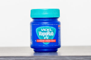 10 Segreti della Nonna per usare il Vicks Vaporub che Ancora non Conosci