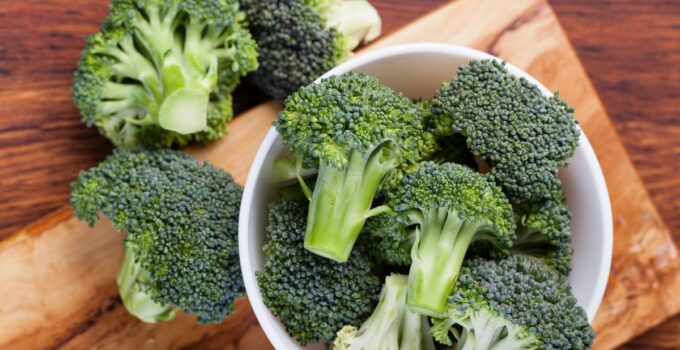 Come lavare i broccoli nel modo giusto: i trucchi per sbarazzarti di vermi e parassiti
